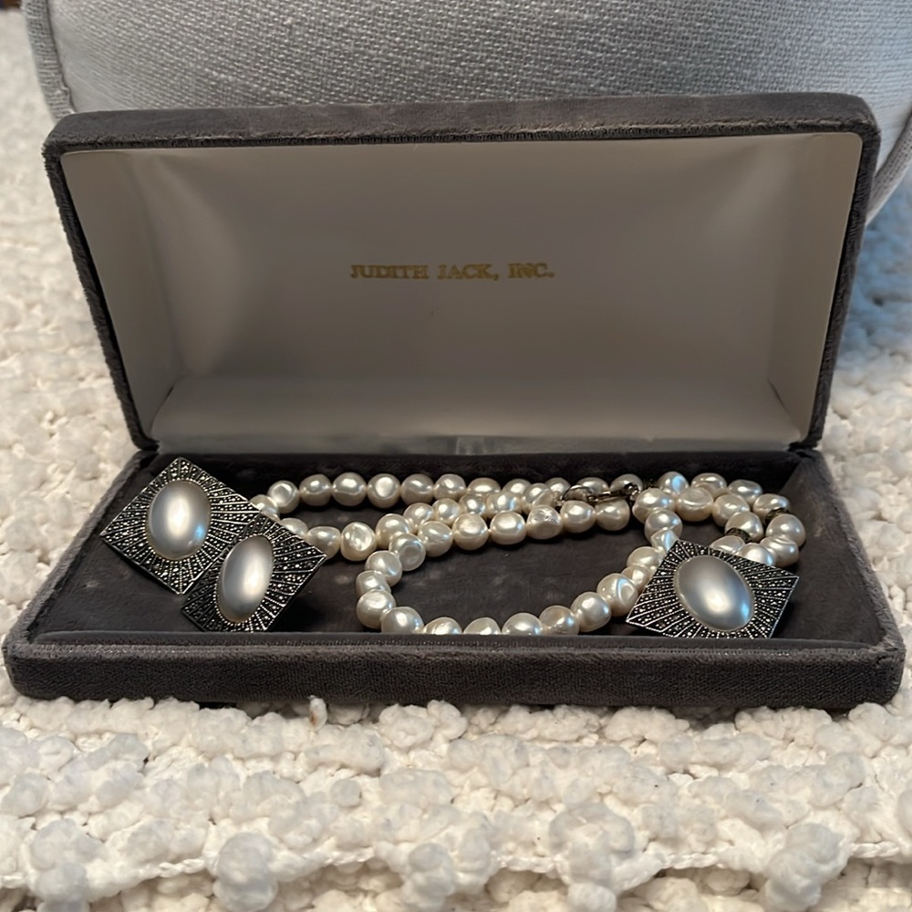 VINTAGE Judith Jack Sterling and faux pearl marcasite necklace and earrings. - Picture 7 of 10